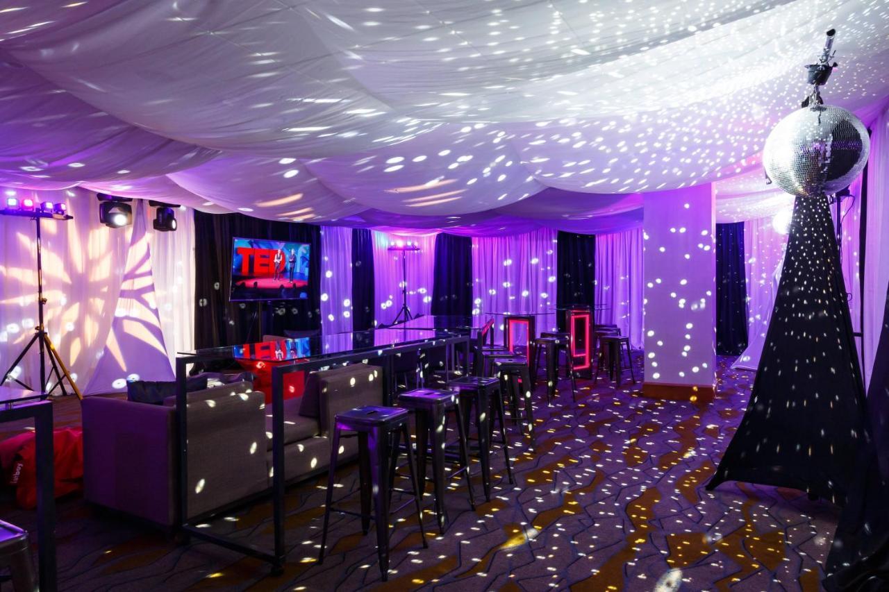 Calgary Marriott Downtown Hotel Экстерьер фото