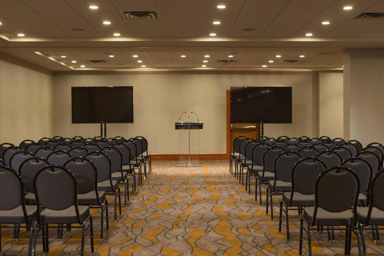 Calgary Marriott Downtown Hotel Экстерьер фото